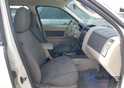 2011 Mazda Tribute I Sport z USA, uszkodzony, nr VIN 4F2CY0C72BKM06741